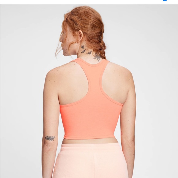 GapFit Brushed Tech Jersey Crop Tank - Picture 3 of 6